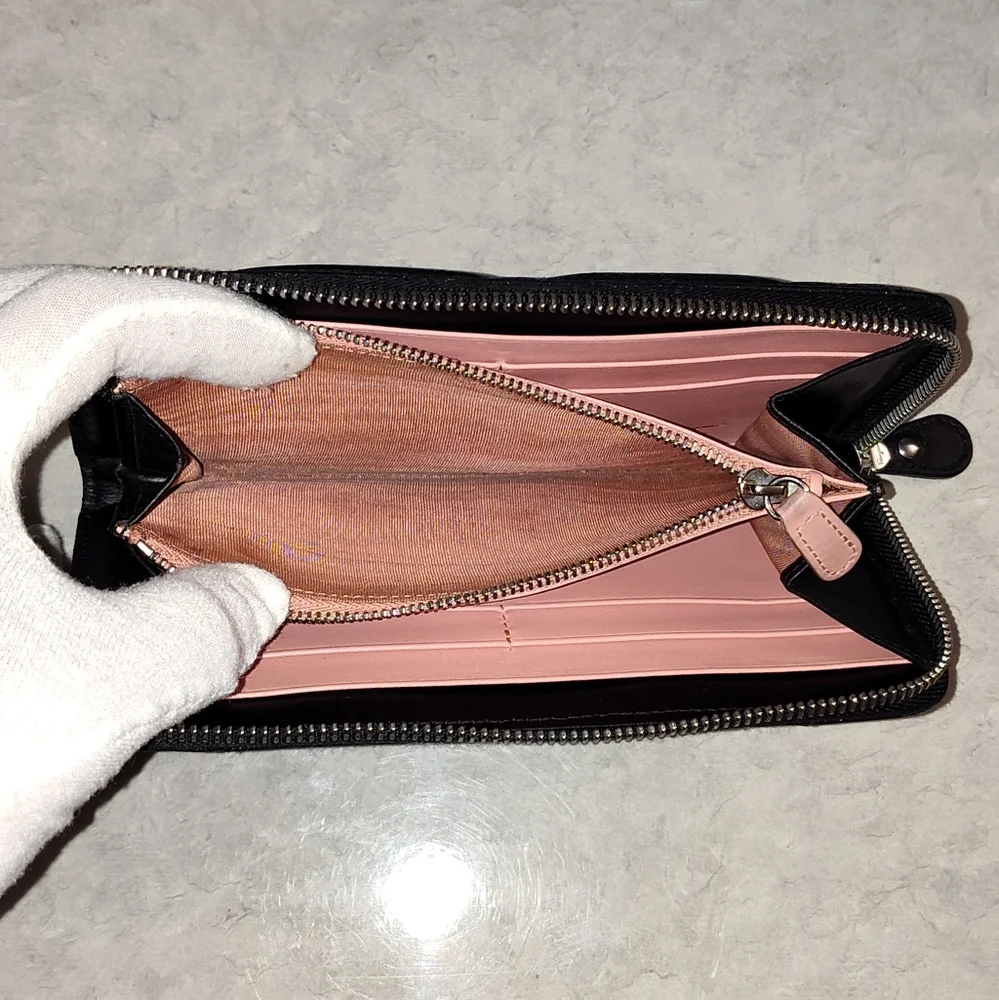 SALVATORE FERRAGAMO VARA RIBBON QUILTED SHIMMERY LEATHER CONTINENTAL LONG WALLET